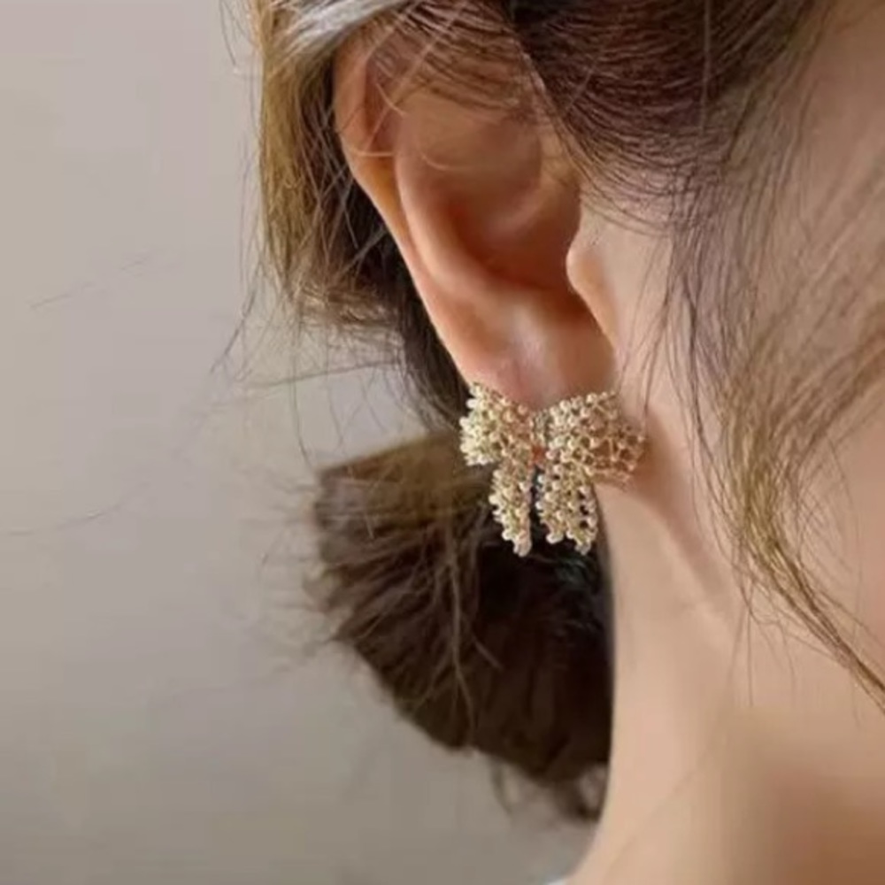 Bow Earrings - Picture 4 of 4